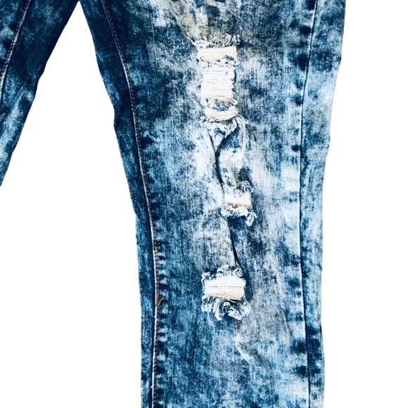$10 SALE! V.I.P. JEANS Stonewashed Acid Washed Trashed Shark Bite Blue Jeans - Picture 13 of 15